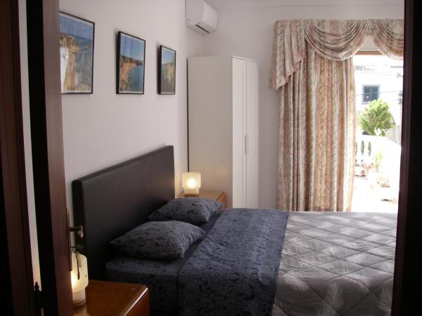 Monte da Ria Guest House : photo 2 de la chambre chambre double avec terrasse