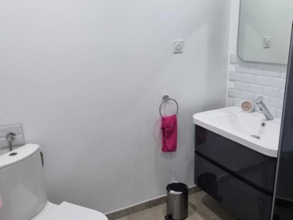 Luberoom : photo 1 de la chambre chambre double avec salle de bains privative