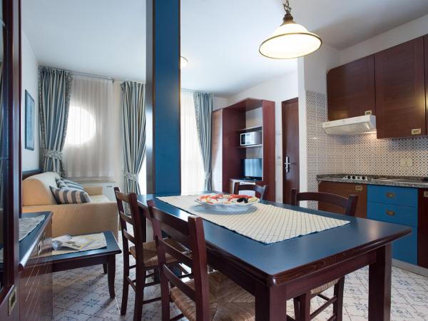 Aparthotel Holiday : photo 7 de la chambre appartement 2 chambres