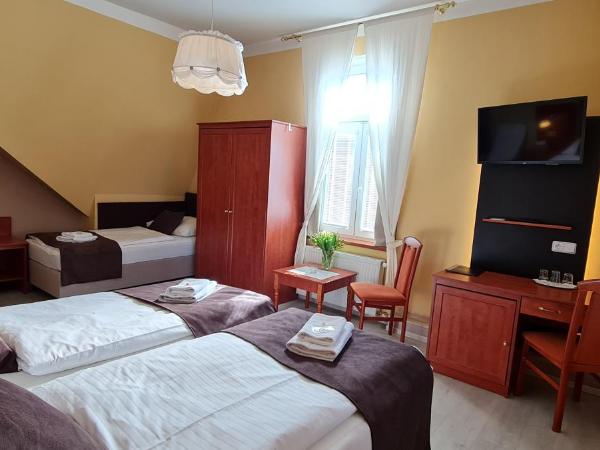 Pension Elektra : photo 8 de la chambre suite 3 chambres