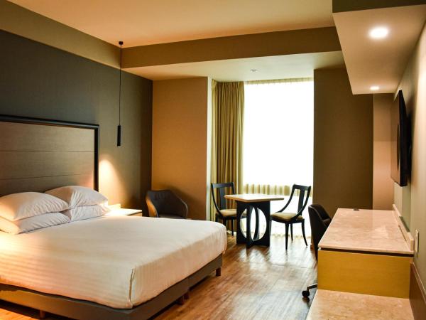 Ramada by Wyndham Mexico City Santa Fe : photo 2 de la chambre chambre lit king-size - non-fumeurs