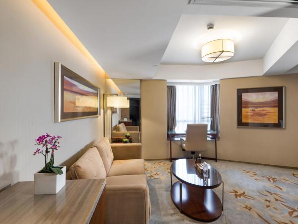 The LA Hotel 新世界伟瑞酒店 : photo 1 de la chambre chambre lit queen-size 