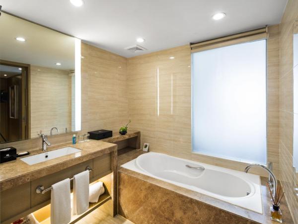 The LA Hotel 新世界伟瑞酒店 : photo 2 de la chambre chambre lit queen-size 