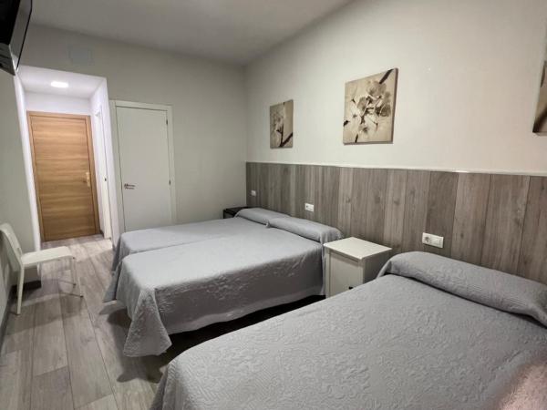 Hospederia del Pilar : photo 1 de la chambre chambre triple avec salle de bains privative