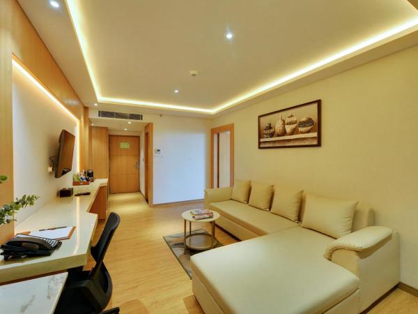 Clarion Hotel Bangalore : photo 2 de la chambre suite lit queen-size