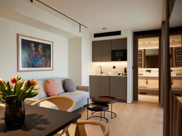 Dusit Suites Athens : photo 2 de la chambre suite avec balcon