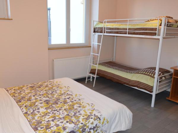 Hôtel Timgad : photo 9 de la chambre chambre familiale (2 adultes + 2 enfants) - accès par escalier uniquement