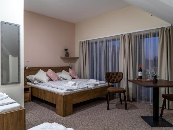 Rózsa Étterem & Panzió : photo 1 de la chambre chambre familiale