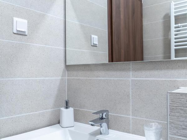 Rózsa Étterem & Panzió : photo 3 de la chambre chambre standard lit queen-size