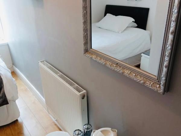 parklane guest house : photo 5 de la chambre chambre double avec salle de bains privative