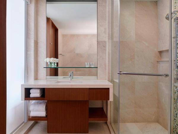 Courtyard By Marriott Seoul Times Square : photo 4 de la chambre suite room 1 king