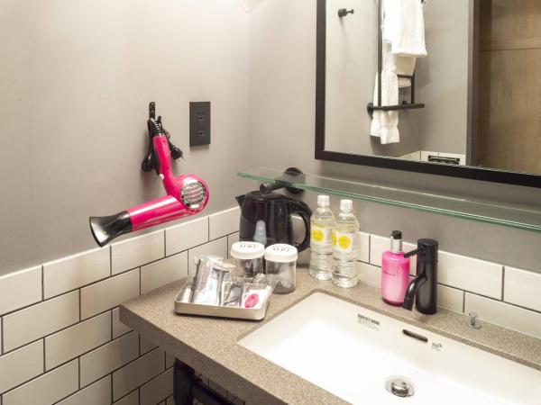 MOXY Osaka Honmachi by Marriott : photo 9 de la chambre moxysignaturequeen, 22sqm, larger guest room, 1 queen