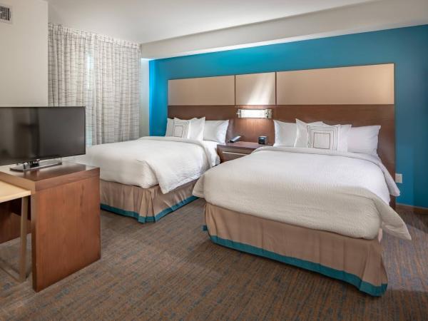 Residence Inn by Marriott Dallas at The Canyon : photo 2 de la chambre queen room with two queen beds and sofa bed and view