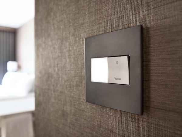 AC Hotel by Marriott Atlanta Perimeter : photo 3 de la chambre chambre lit king-size avec canapé-lit