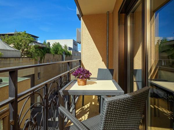 The Westin Grand Berlin : photo 4 de la chambre chambre lit king-size supérieure jardin avec balcon