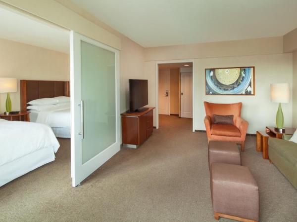 Sheraton Boston Hotel : photo 4 de la chambre suite junior avec 2 lits doubles et canapé-lit