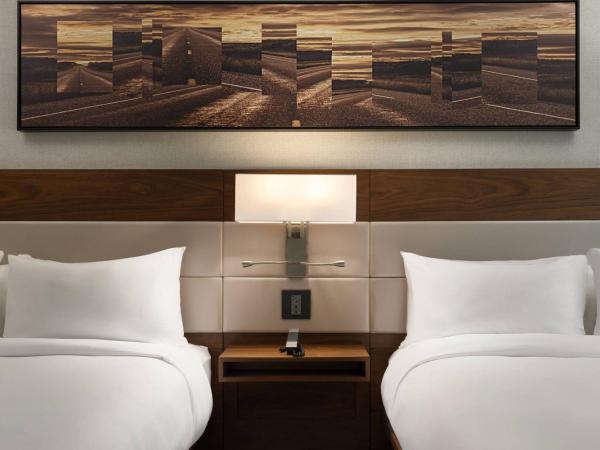 AC Hotel by Marriott Austin-University : photo 3 de la chambre chambre 2 lits queen-size