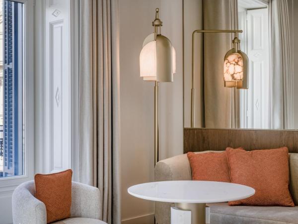 JW Marriott Hotel Madrid : photo 6 de la chambre chambre lit king-size d'angle premium deluxe - vue sur ville