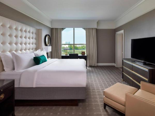 The Ballantyne, a Luxury Collection Hotel, Charlotte : photo 1 de la chambre one-bedroom presidential suite with balcony