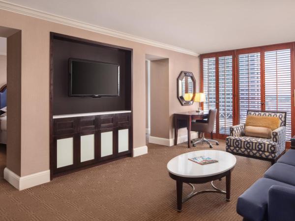 Sheraton New Orleans Hotel : photo 1 de la chambre suite lit king-size exécutive avec canapé-lit