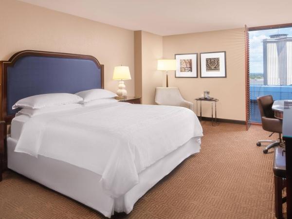 Sheraton New Orleans Hotel : photo 1 de la chambre chambre traditionnelle avec 1 lit king-size