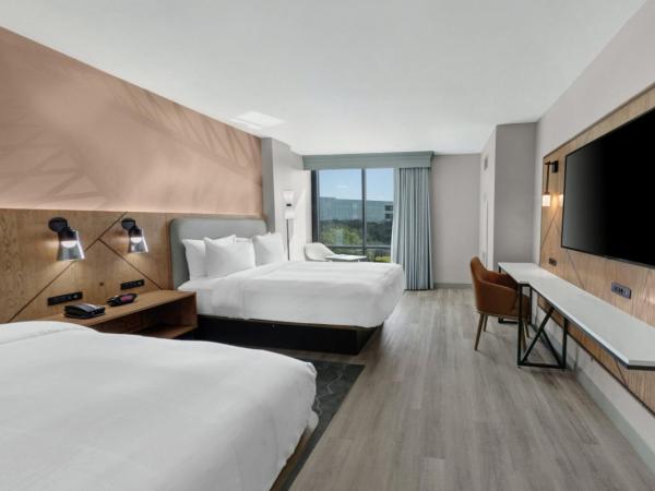 Houston Marriott North : photo 3 de la chambre concierge double room - 2 double beds