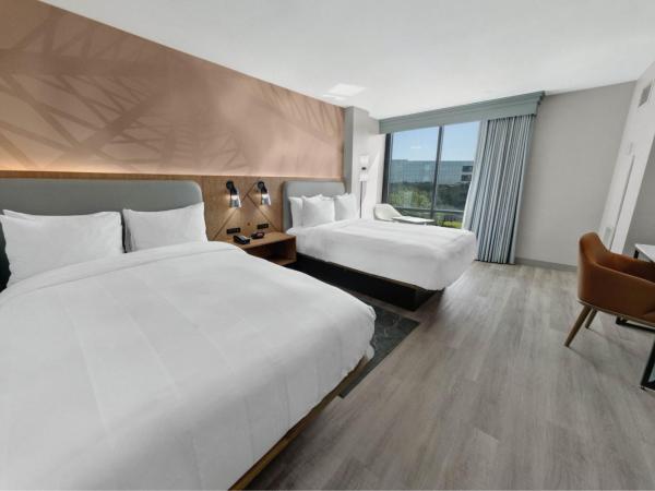 Houston Marriott North : photo 4 de la chambre concierge double room - 2 double beds