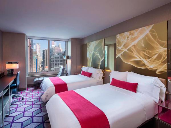 W New York - Times Square : photo 1 de la chambre chambre spectacular avec 2 lits doubles - vue sur horizon