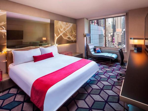 W New York - Times Square : photo 1 de la chambre chambre lit king-size wonderful - vue sur ville
