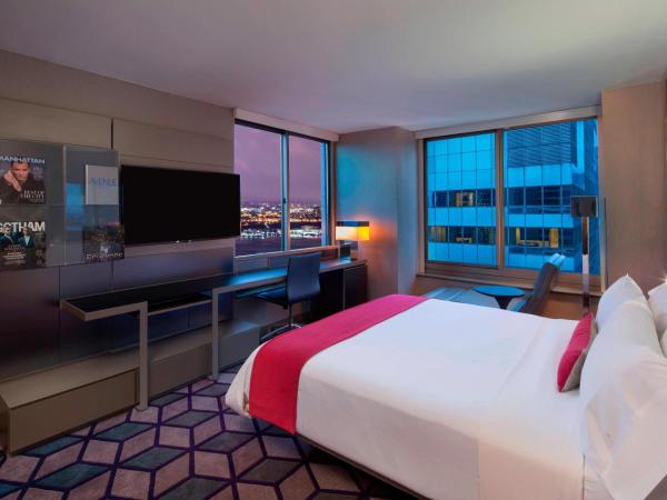 W New York - Times Square : photo 1 de la chambre chambre d'angle lit king-size cool - vue sur fleuve hudson