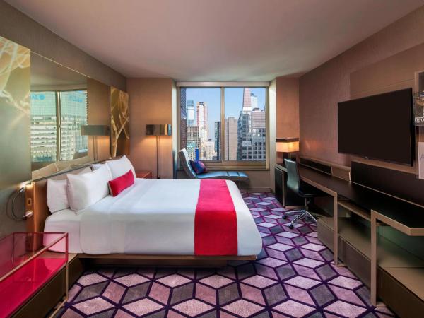 W New York - Times Square : photo 2 de la chambre chambre lit king-size spectaculaire - vue sur ligne d'horizon