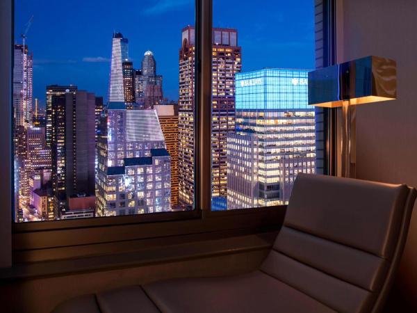 W New York - Times Square : photo 3 de la chambre chambre d'angle lit king-size cool - vue sur fleuve hudson