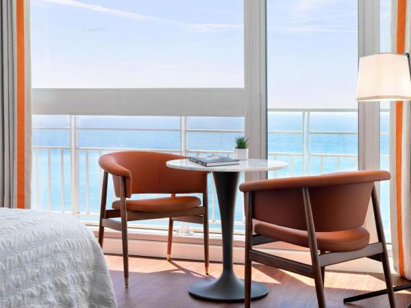 Le Meridien Nice : photo 2 de la chambre chambre lit king-size deluxe - vue sur mer