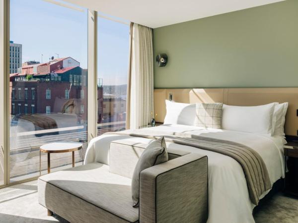 The Tasman, a Luxury Collection Hotel, Hobart : photo 4 de la chambre one-bedroom pavilion larger king suite