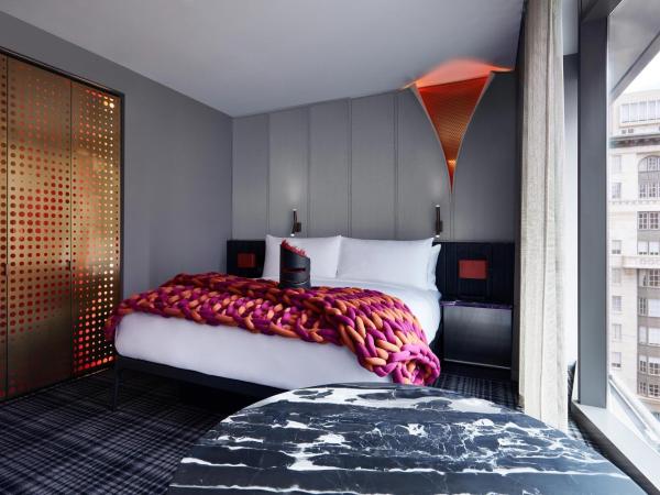 W Melbourne : photo 1 de la chambre chambre lit king-size confortable (35 m²)