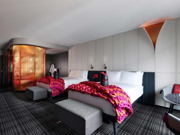 W Melbourne : photo 1 de la chambre chambre 2 lits doubles fabuleuse (42 m²) - vue sur ville