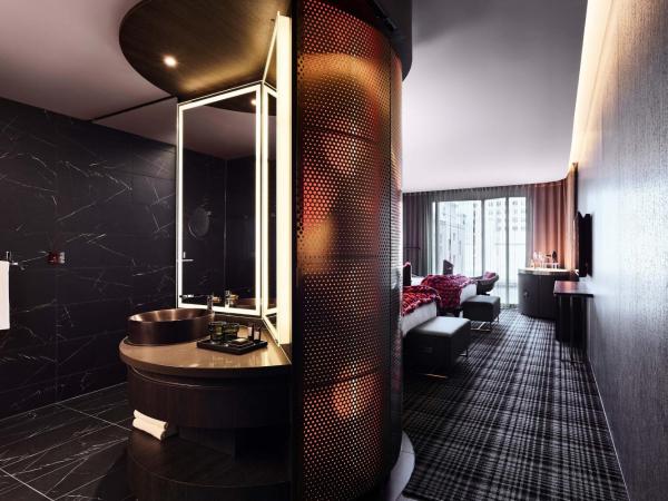 W Melbourne : photo 3 de la chambre chambre 2 lits doubles fabuleuse (42 m²) - vue sur ville