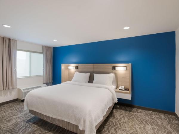 SpringHill Suites by Marriott Dallas NW Highway at Stemmons / I-35East : photo 4 de la chambre suite lit king-size avec canapé-lit