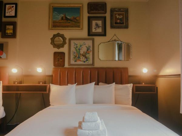 KEX Hotel : photo 7 de la chambre chambre double standard avec salle de bains commune