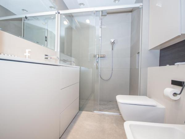 InPoint Apartments G13 near Old Town & Kazimierz : photo 5 de la chambre appartement 2 chambres avec balcon et climatisation 