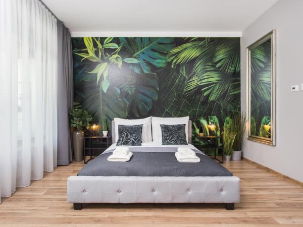 InPoint Apartments G13 near Old Town & Kazimierz : photo 1 de la chambre studio de luxe avec balcon
