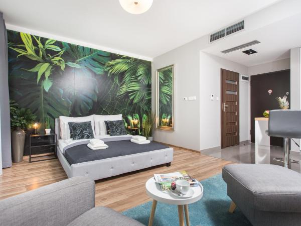InPoint Apartments G13 near Old Town & Kazimierz : photo 6 de la chambre studio de luxe avec balcon