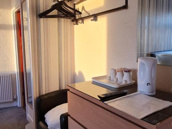 Ocean Bay : photo 7 de la chambre chambre familiale avec salle de bains privative