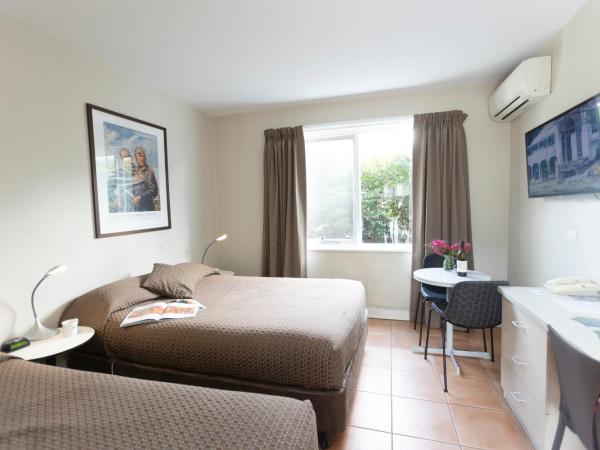 Forrest Hotel & Apartments : photo 2 de la chambre chambre lits jumeaux