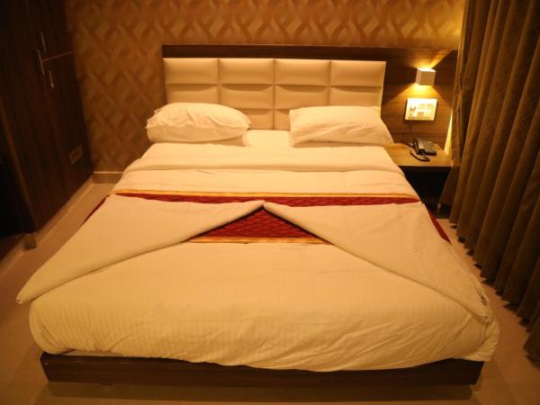 Royal Indraprastha The Hotel : photo 2 de la chambre chambre double deluxe avec baignoire