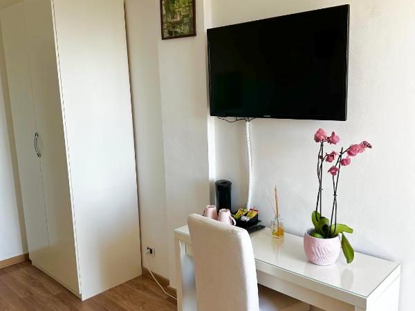 Villa Greta Hotel Rooms & Suites : photo 5 de la chambre chambre quadruple avec vue