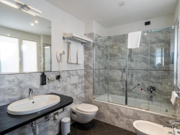 Hotel Regina : photo 9 de la chambre chambre double ou lits jumeaux