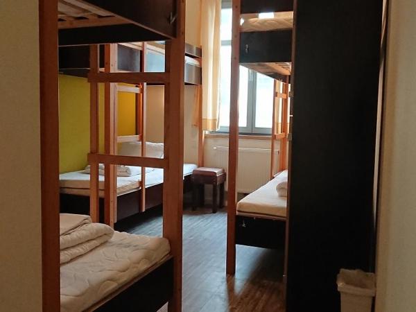 Backpackers St. Pauli : photo 1 de la chambre lit dans dortoir 6 lits