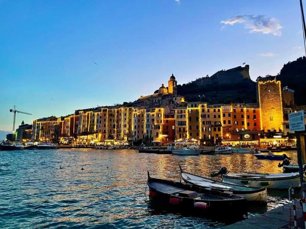 Oceania Boat Tour : photo 3 de la chambre chambre triple avec salle de bains privative