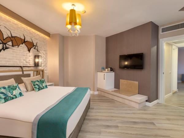 Limak Arcadia Sport Resort Belek : photo 1 de la chambre suite avec jacuzzi